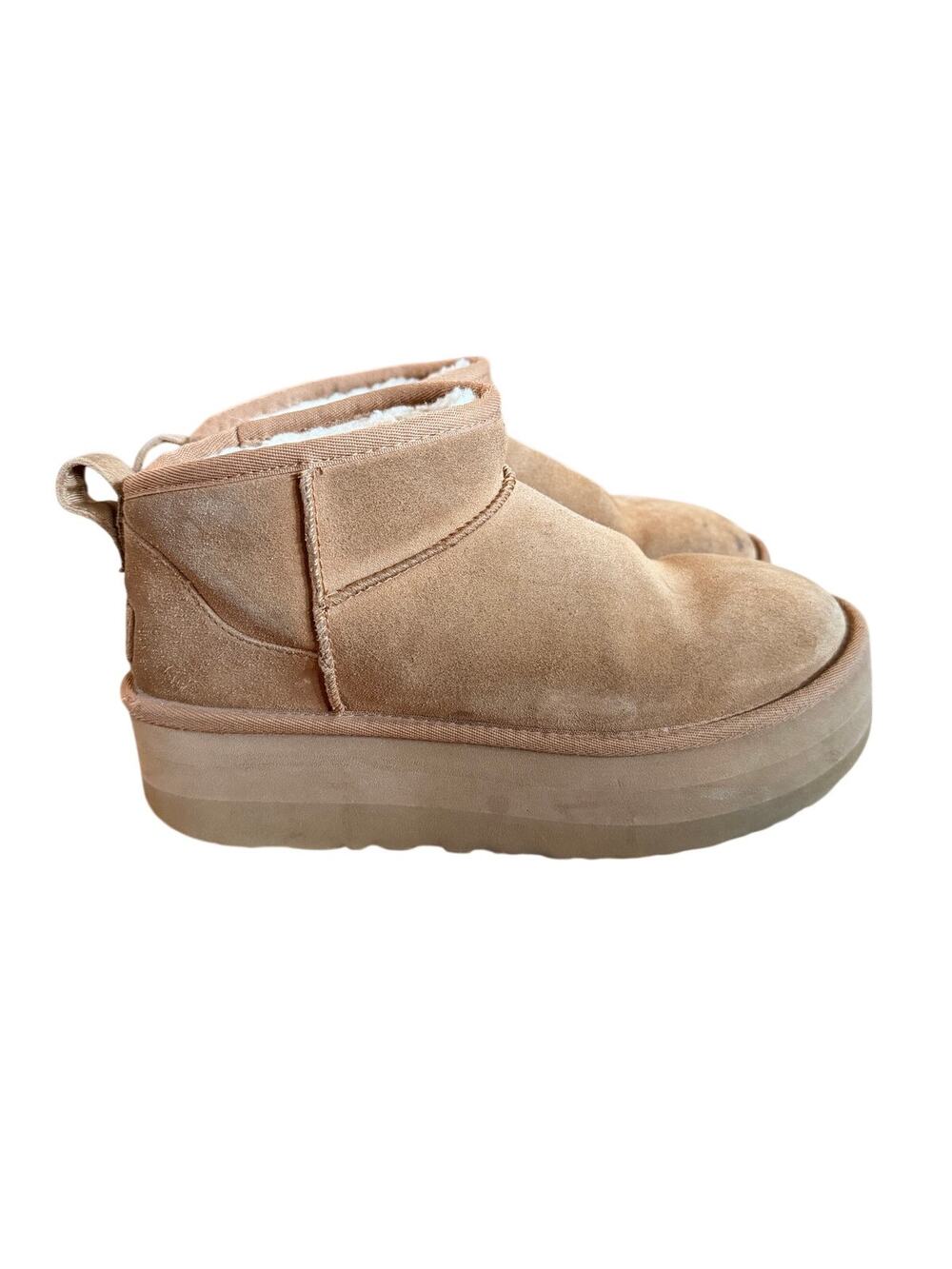 UGG Women's Classic Ultra Mini Platform Boots SZ 8 Suede Leather Chunky Sand GUC
